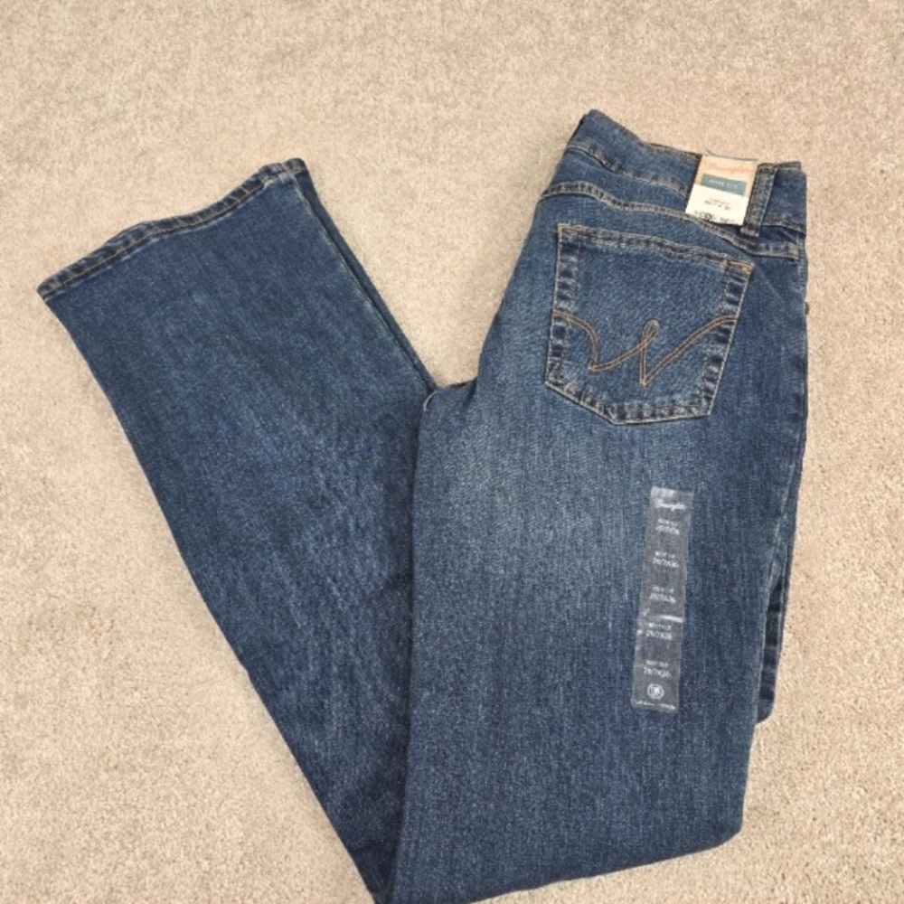 Wrangler Women's Essential Mid-Rise Boot Cut Jeans 1009MWZHK Size 7 29x36 - NEW